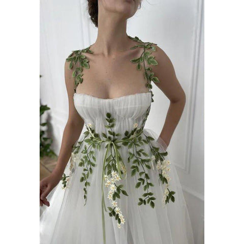 Vestido de fiesta formal sin mangas con tirantes, apliques de tul y corte en A