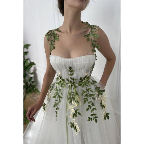 Vestido de fiesta formal sin mangas con tirantes, apliques de tul y corte en A