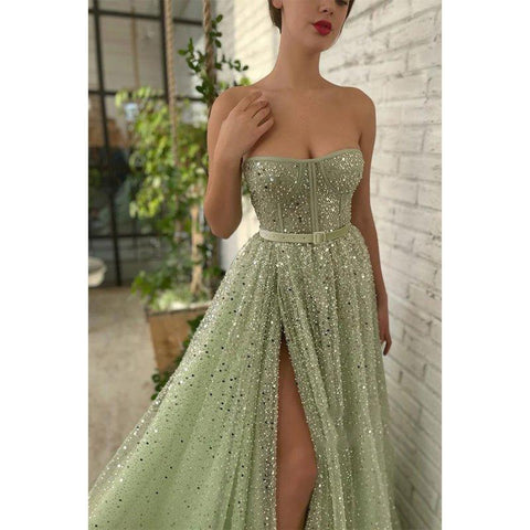 Robe de bal scintillante à fente haute et décolleté en cœur