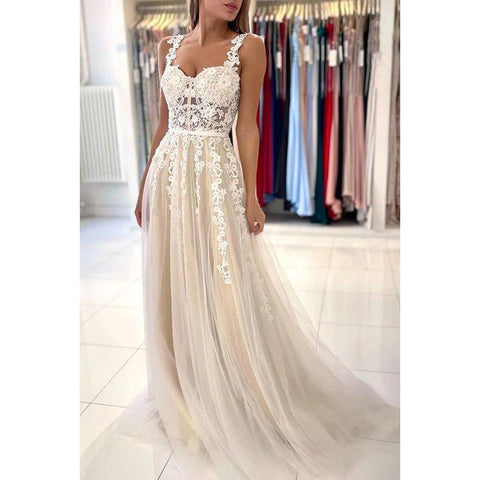 Robe de soirée trapèze en tulle avec appliques et décolleté en cœur, sans manches
