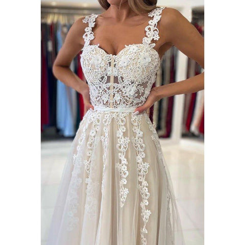 Robe de soirée trapèze en tulle avec appliques et décolleté en cœur, sans manches