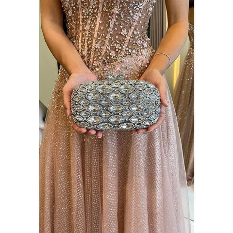 Robe de soirée longue trapèze en tulle et perles, décolleté en cœur 