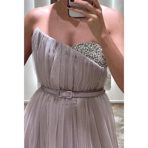 Vestido de fiesta sin mangas con escote en forma de A de tul con cuentas