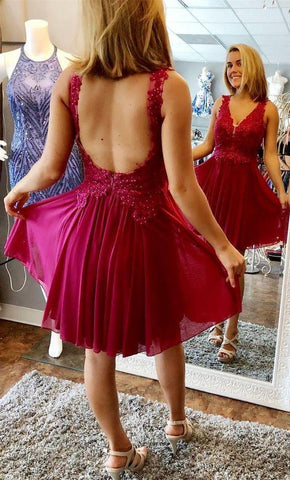 Vestido de fiesta corto sin espalda con escote en V y corte en A PD401
