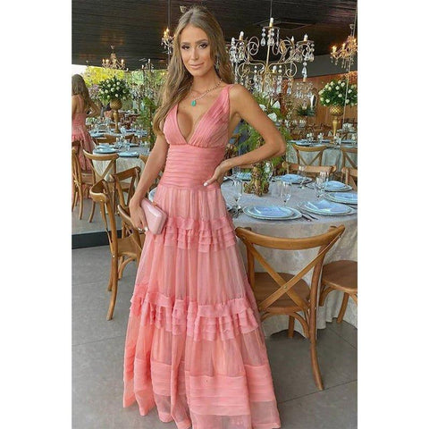 Robe de soirée longue en tulle rose à volants et col en V 