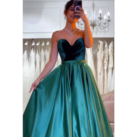 Vestido de fiesta largo de satén verde sin tirantes de terciopelo con corte A y vestidos de noche 