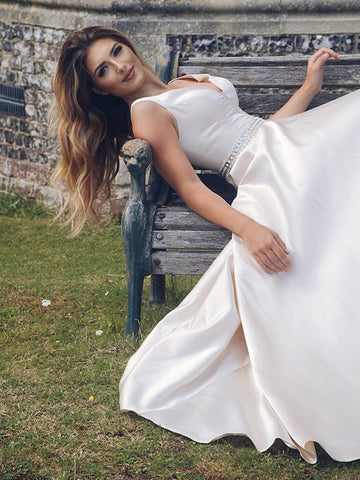 A-Line/Elegant Satin Beading V-neck Sleeveless Prom Dresses