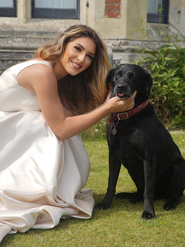 A-Line/Elegant Satin Beading V-neck Sleeveless Prom Dresses