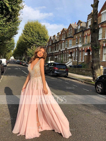 A-Line/Elegant V-Neck Sleeveless Beading Tulle Prom Dresses