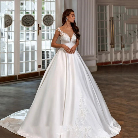 Robes de mariée bohèmes en satin, coupe trapèze, ornées d'appliqués de dentelle, élégantes robes de princesse à col en V pour les fêtes de mariage 