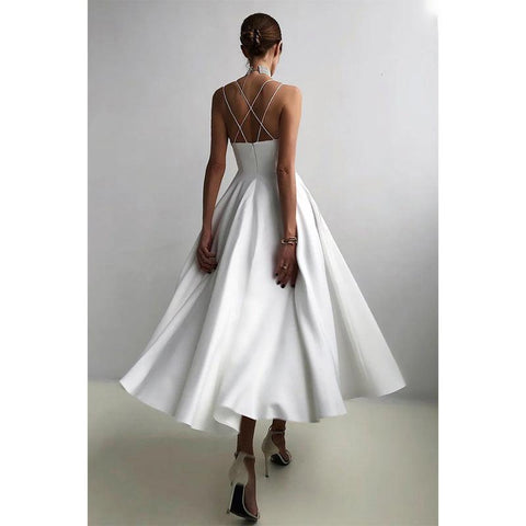 Vestido de fiesta sencillo con escote en V y tirantes finos 