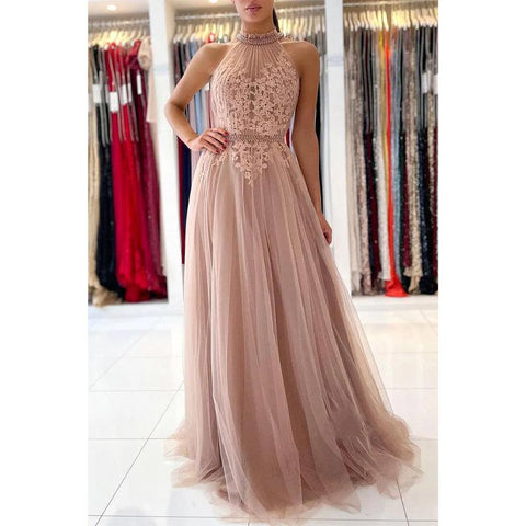 Robe de soirée élégante en tulle avec appliques en dentelle et décolleté haut 