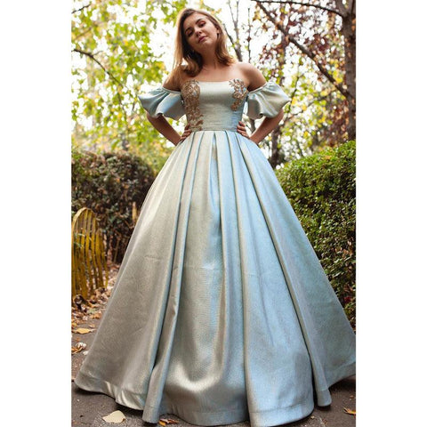 Robe de bal longue et unique sans bretelles, manches courtes et perles 