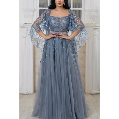 Vestido de noche largo de tul transparente con cuentas y mangas casquillo con escote cuadrado y corte A