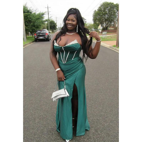 Vestido de fiesta sexy y atractivo con escote en V, hombros descubiertos, fruncido, sin mangas y con cuentas