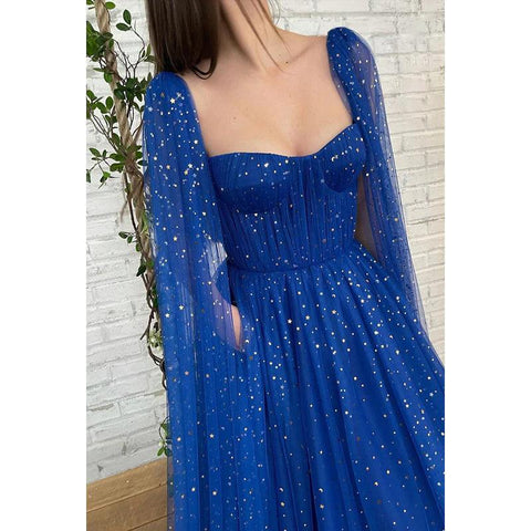 Robe de soirée plissée à paillettes et décolleté en cœur