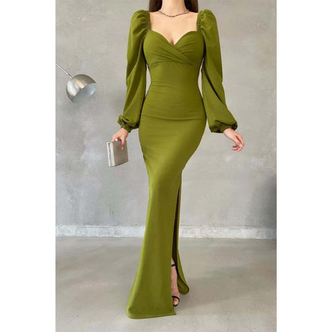 Robe de bal longue simple à manches longues et décolleté en cœur 