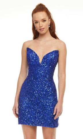 Vestido de cóctel ajustado con escote en V