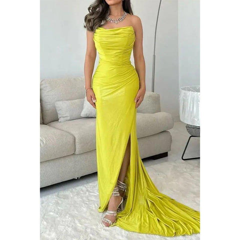 Robe de bal fourreau simple et attrayante, sans bretelles, à plis et traîne