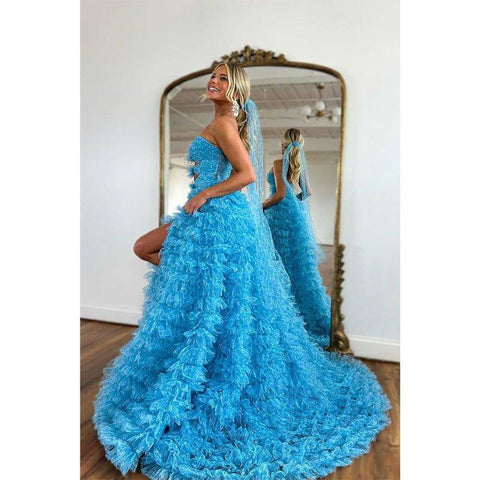 Robe de bal trapèze en tulle sans bretelles avec fente
