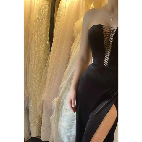 Robe de soirée longue en velours noir à col en V et fente 