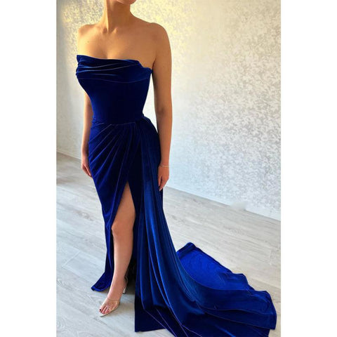Robe de bal sexy bleu royal sans bretelles en velours plissé avec longue traîne fendue 