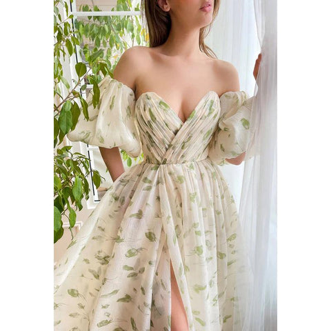 Vestido de noche largo de fiesta de tul fruncido sin tirantes y escote en forma de A