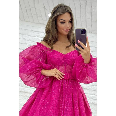 Robe de bal scintillante unique à épaules dénudées et manches mi-longues 