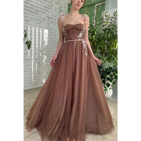 Vestido de fiesta largo de tul con tirantes finos y apliques 