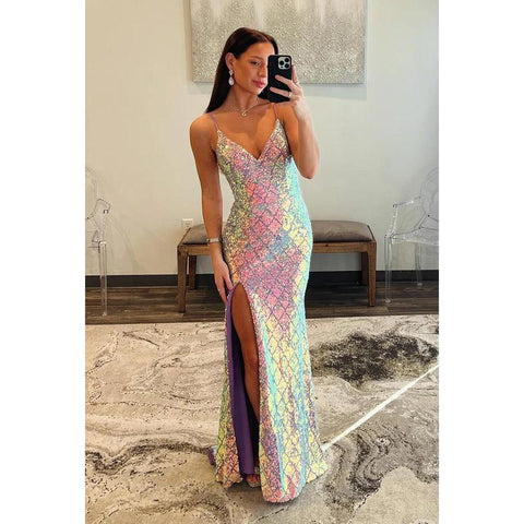 Vestido de fiesta de noche brillante con escote en V y tirantes finos, glamuroso y dramático