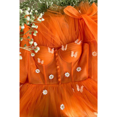 Vestido de fiesta largo de corte A con tirantes finos, escote en forma de corazón y apliques con bolsillos 