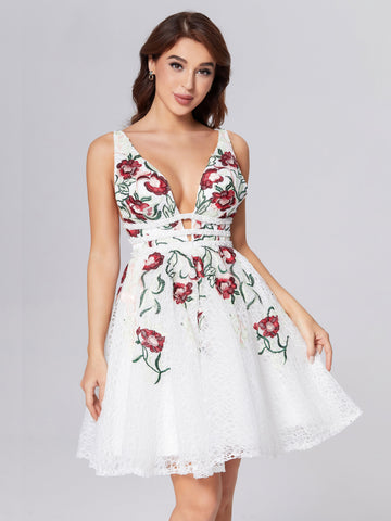 A-Line Deep V-neck Lace Appliques Short Homecoming Dress