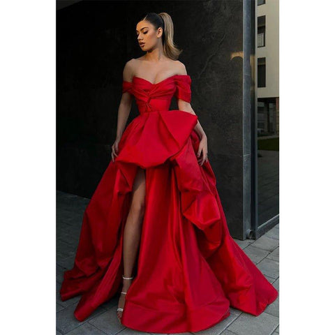 Robe de bal longue rouge à épaules dénudées et manches courtes
