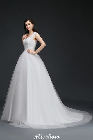 Ball Gown V-Neck Tulle Elegant Wedding Dresses with Buttons