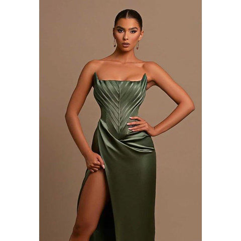 Robe de soirée longue bustier froncée à col bateau et fente
