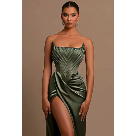 Robe de soirée longue bustier froncée à col bateau et fente