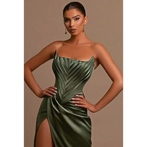 Robe de soirée longue bustier froncée à col bateau et fente