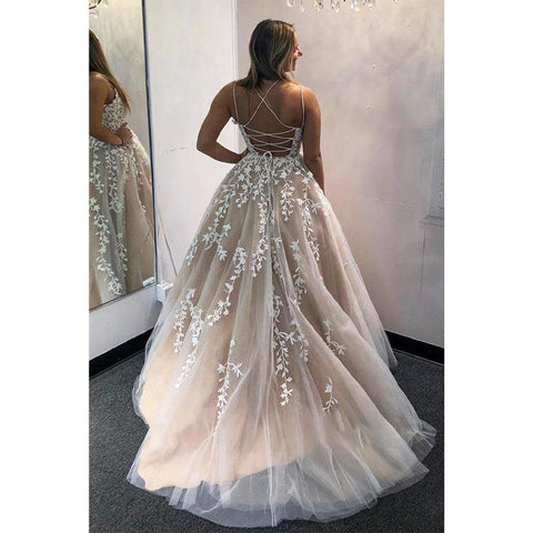 Robe de bal longue trapèze unique à bretelles croisées et décolleté plongeant en tulle bleu ciel