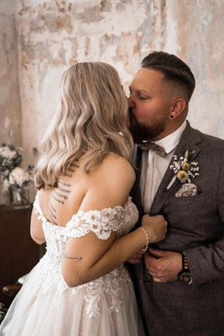 Beautiful A-line Boho Off-the-shoulder Wedding Dresses With Lace