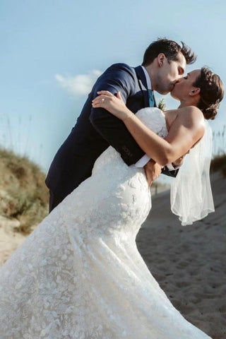 Beautiful Long Mermaid Sleeveless Wedding Dresses With Lace