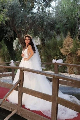 Beautiful Spaghetti Sleeveless A-Line Floor-Length Tulle Wedding Dresses with Chapel Train