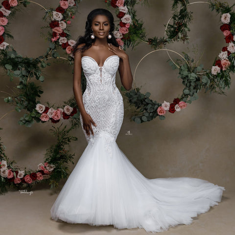 Beautiful Strapless Sweetheart Lace Mermaid Wedding Dress With Applique