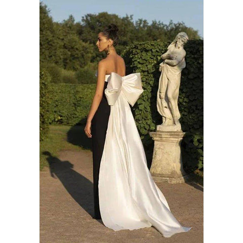 Robe de soirée longue noire et blanche, sans manches, fourreau, avec nœud