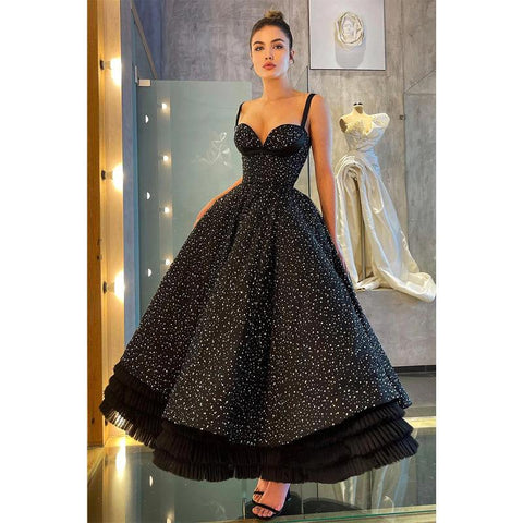 Vestido de fiesta vintage negro con tirantes finos