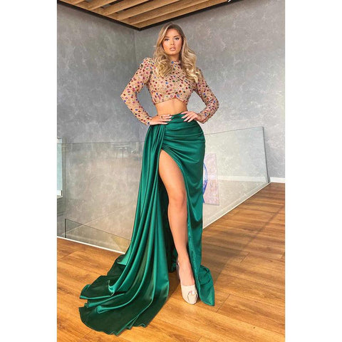 Vestido de fiesta formal glamuroso con mangas largas, fruncido, abertura lateral alta y joya 