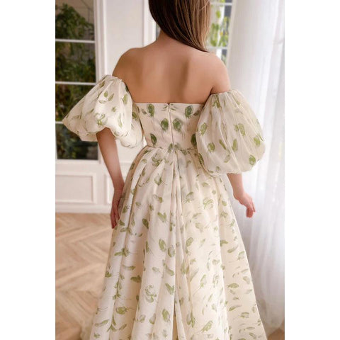 Vestido de noche largo de fiesta de tul fruncido sin tirantes y escote en forma de A