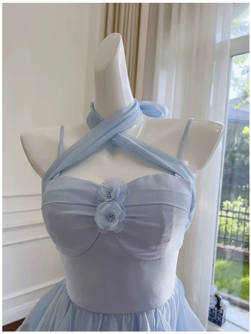 Vestido sencillo de fiesta de bienvenida con tirantes finos azules y gasa Y8581