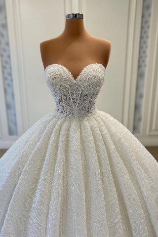 Charming Sweetheart Sleeveless Sequined Strapless Ball Gown Wedding Dress