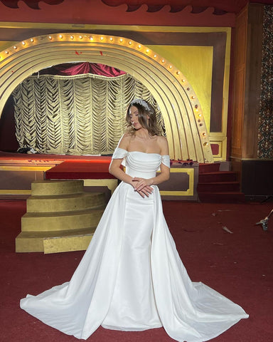 Chic Long A-line Off-the-shoulder Sleeveless Wedding Dress With Detachable Train