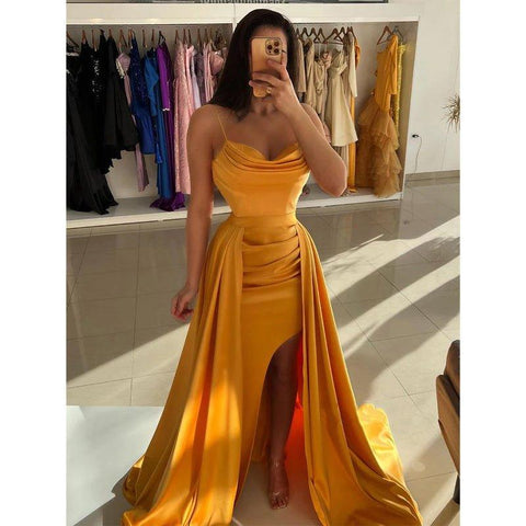 Robe de bal longue en satin à plis en cœur, chic et moderne 